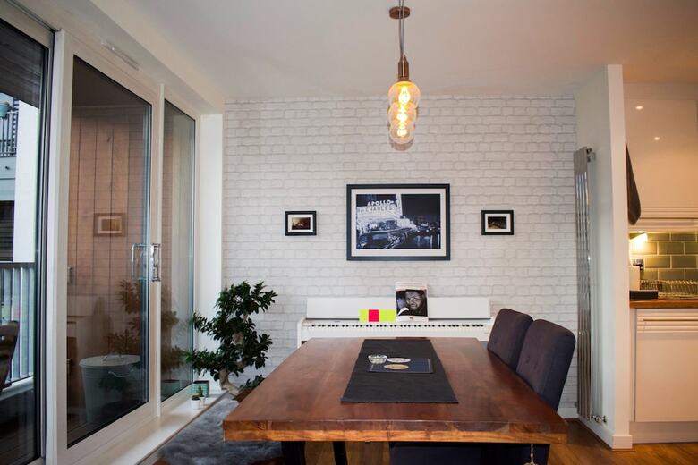 Apartamentos Bright 2 Bedroom Home With Balcony