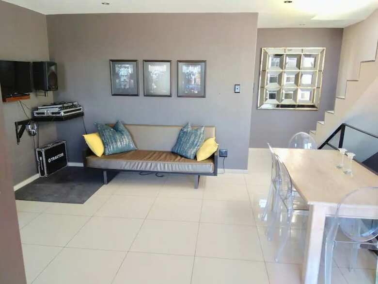 Afri Chi? Apartment In Sea Point