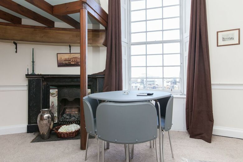 Unique Studio Apartment With Roof Terrace