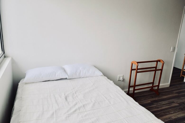 Bright 2 Bedroom Apartment In Cape Town City Centre