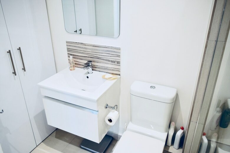 Bright 2 Bedroom Apartment In Cape Town City Centre