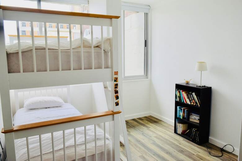 Bright 2 Bedroom Apartment In Cape Town City Centre