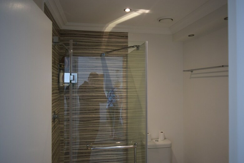 Bright 2 Bedroom Apartment In Cape Town City Centre