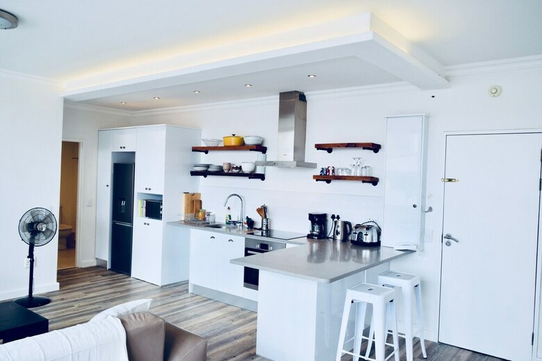 Bright 2 Bedroom Apartment In Cape Town City Centre