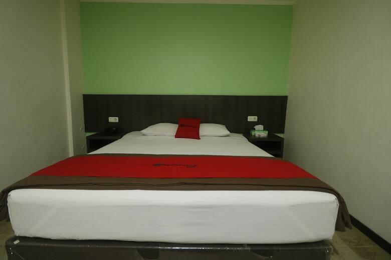 Hotel Reddoorz Plus Near Jambi Prima Mall
