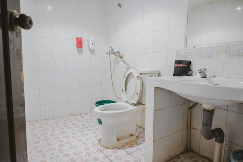 Hotel Reddoorz Plus Near Jambi Prima Mall
