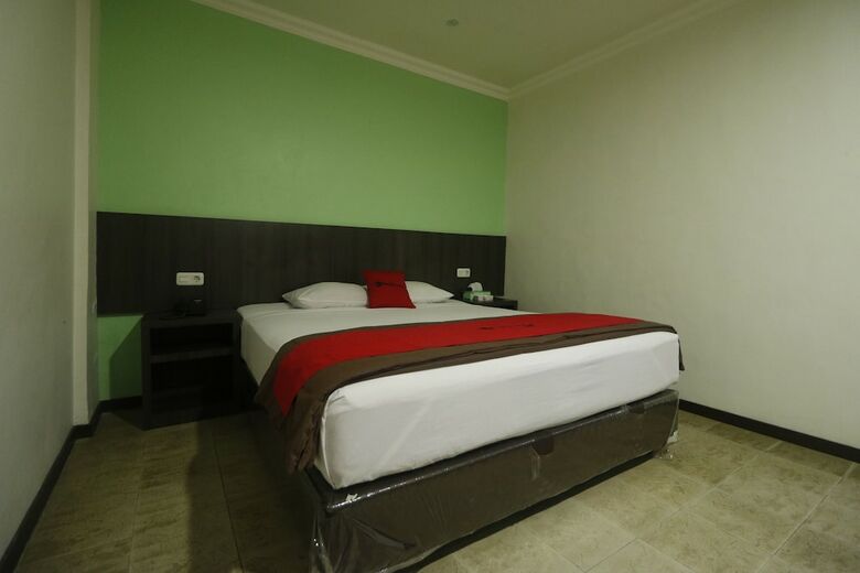 Hotel Reddoorz Plus Near Jambi Prima Mall
