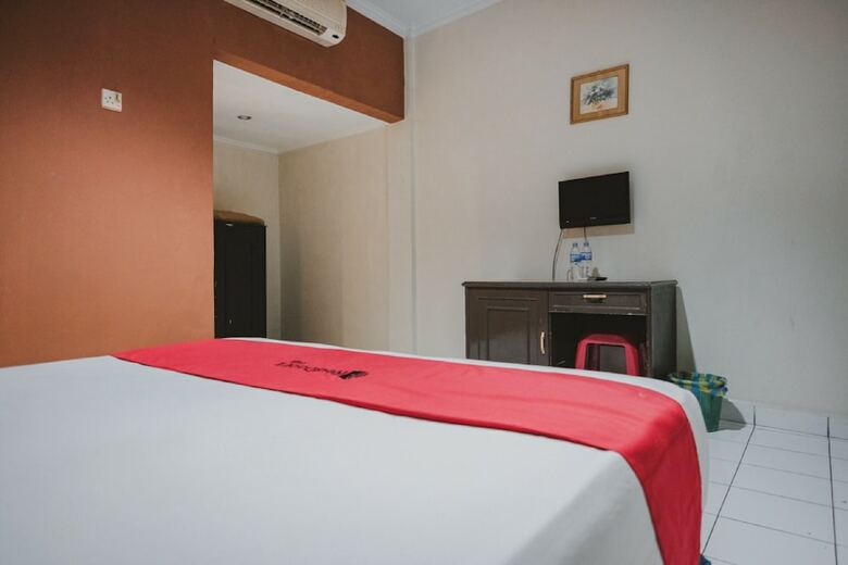 Hotel Reddoorz Plus Near Jambi Prima Mall