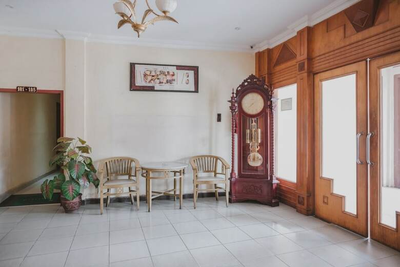 Hotel Reddoorz Plus Near Jambi Prima Mall