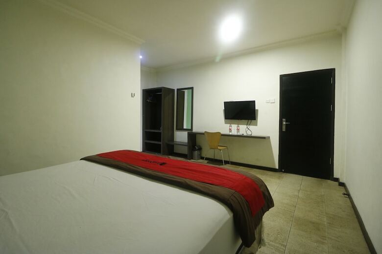 Hotel Reddoorz Plus Near Jambi Prima Mall
