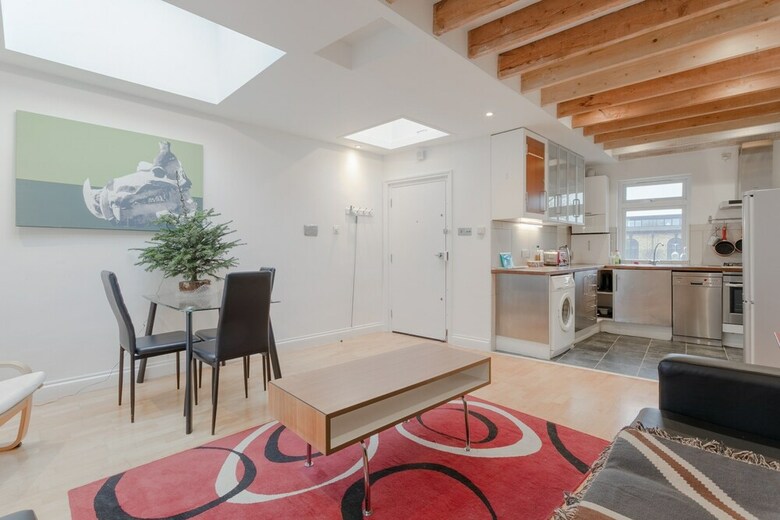 Spacious 2 Bedroom Apartment In Trendy Dalston