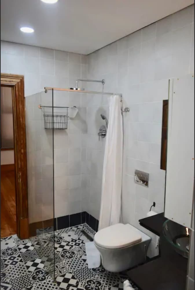 3 Bedroom House With Pool In Observatory