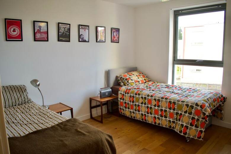 2 Bedroom Apartment In Edinburgh