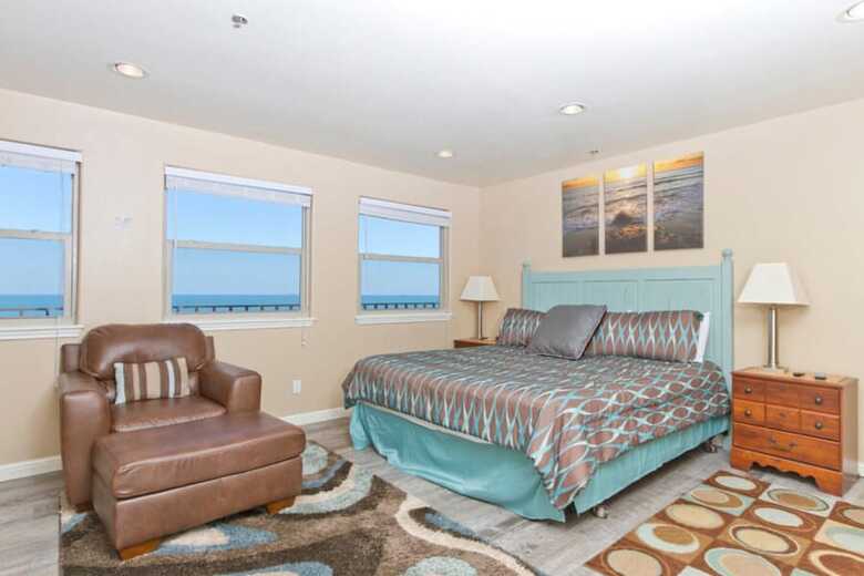 Inverness Condominium Penthouse 1102