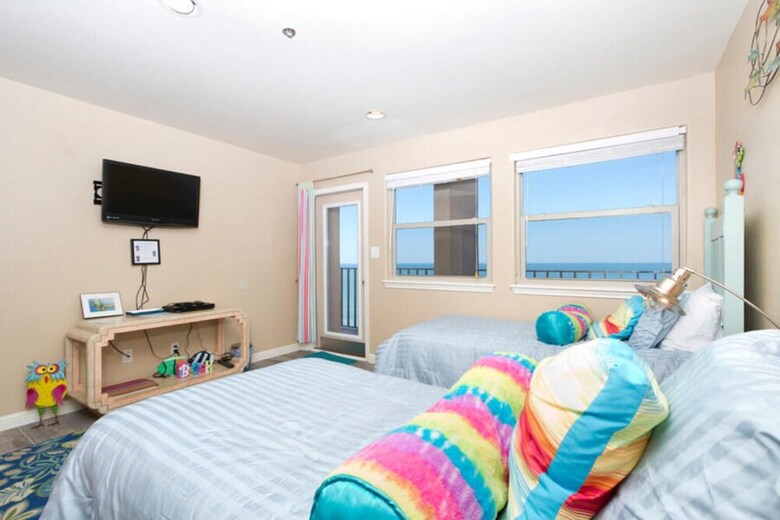 Inverness Condominium Penthouse 1102