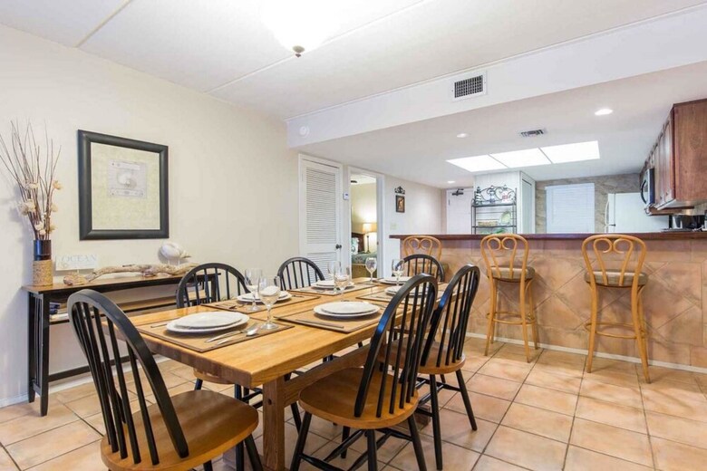 Suntide II Condominium 206
