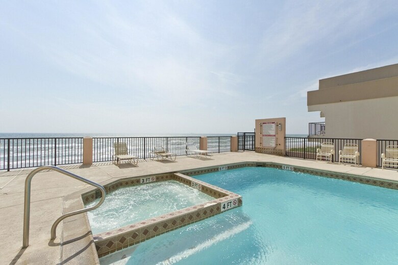 Inverness Condominium 800