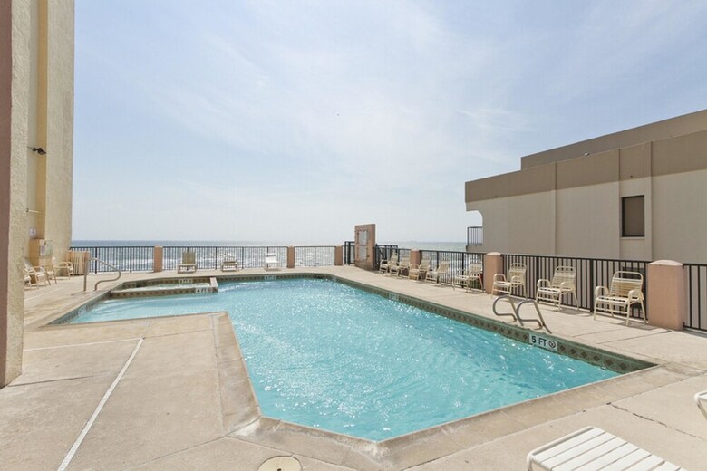Inverness Condominium 800
