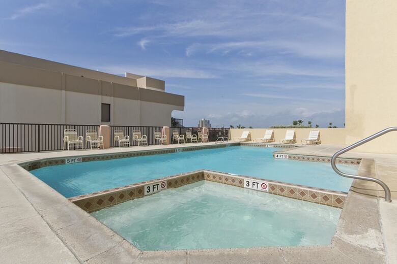 Inverness Condominium 800