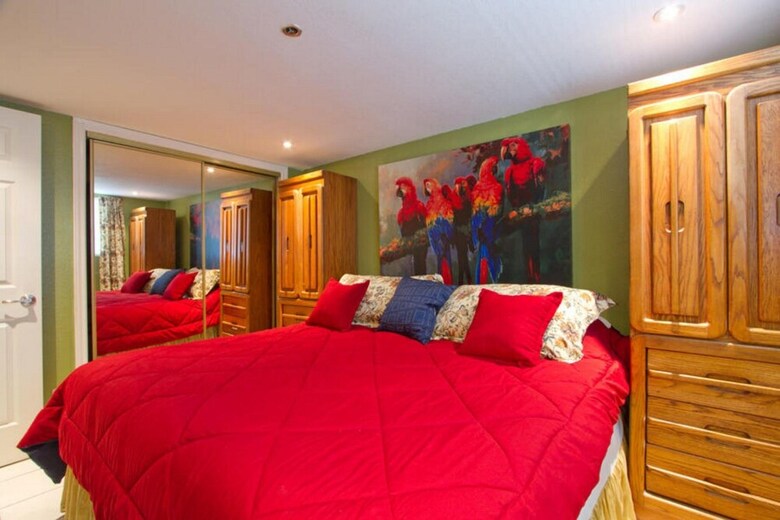 Inverness Condominium 800