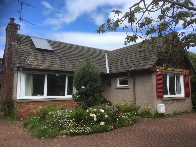 Beautiful Braemore Home In Cramond