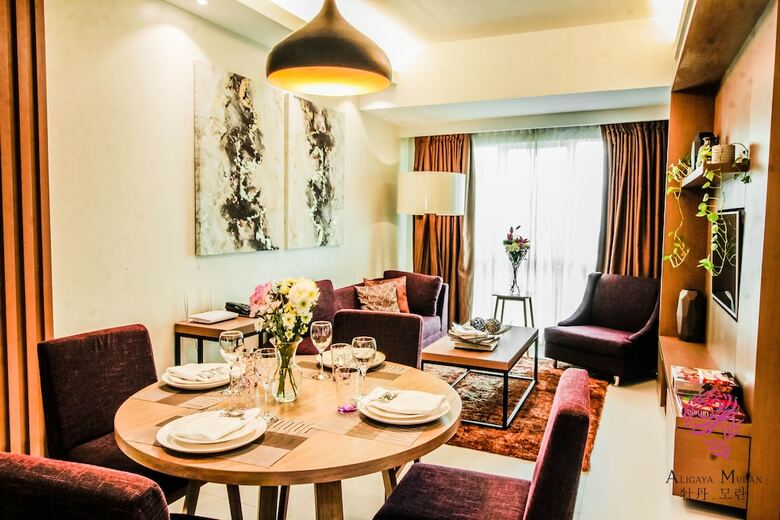 Luxury Condo 904 At The Padgett Place