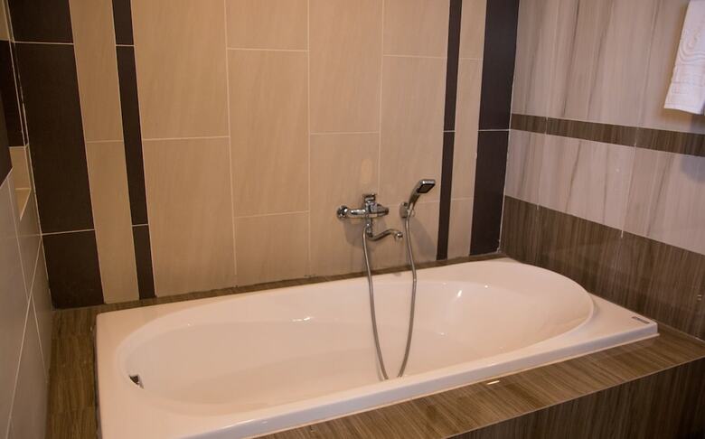 C'lavie Hotel - Saigon Airport Hotel