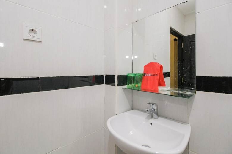 Hotel Reddoorz Near Taman Samarendah
