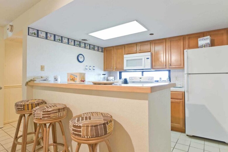 Saida Royale Condominium 9044-45
