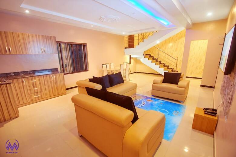 Hotel Double M Exquisite Suites And Lounge