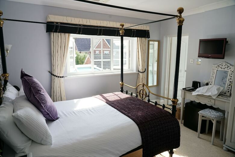 Hotel White Sails