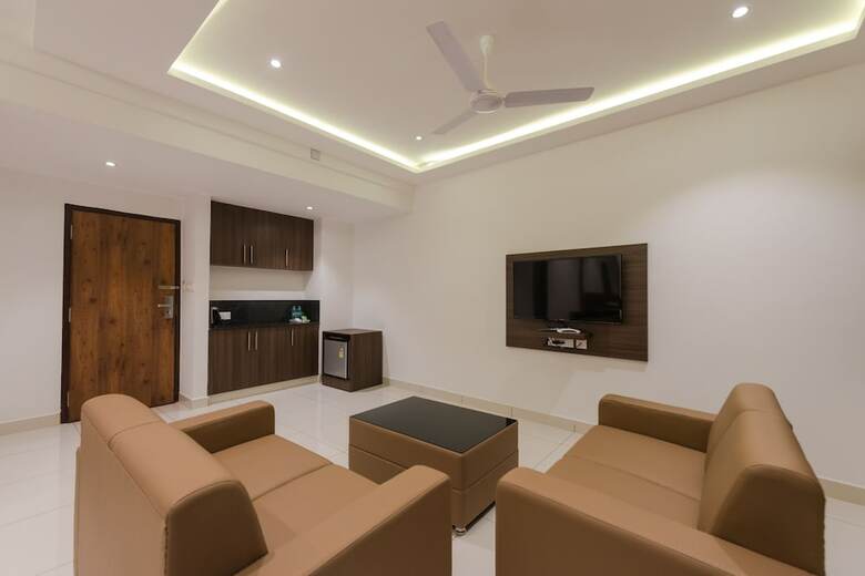 Hotel Karuna Residency