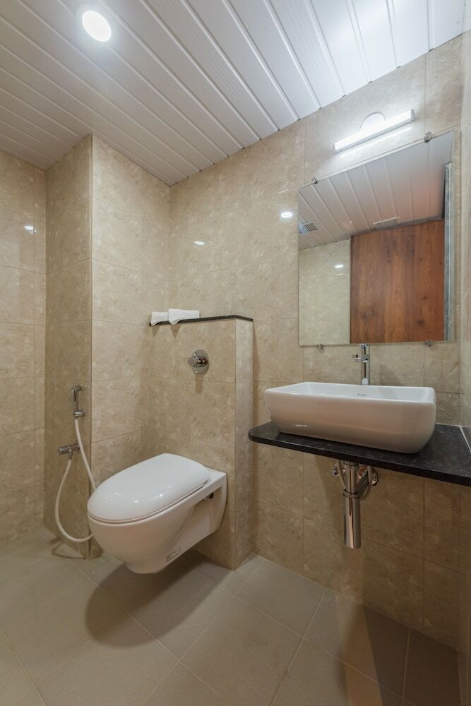 Hotel Karuna Residency