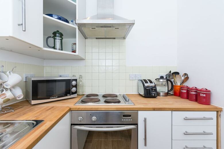 Beautiful City Center 2 Bed Apartment With Park View