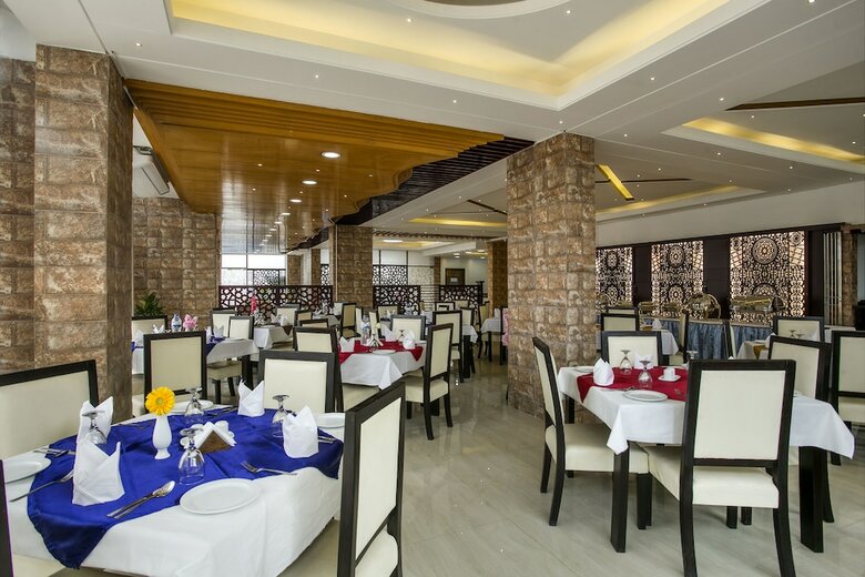 White Palace Hotel