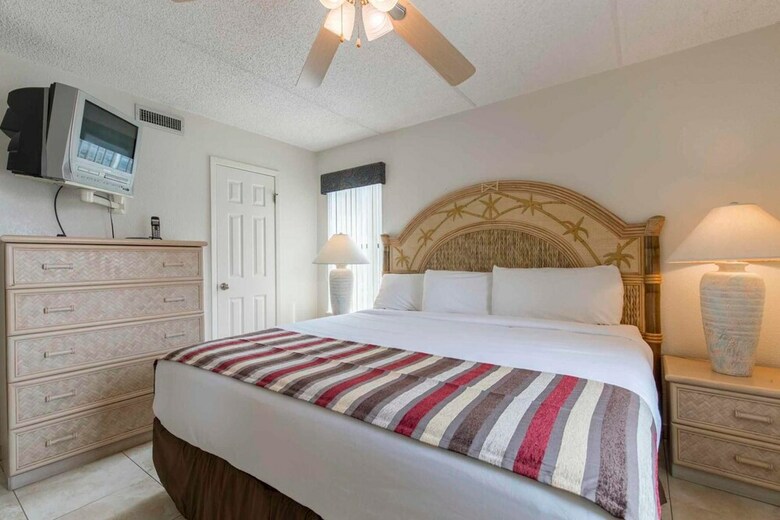 Saida I Condominium 401