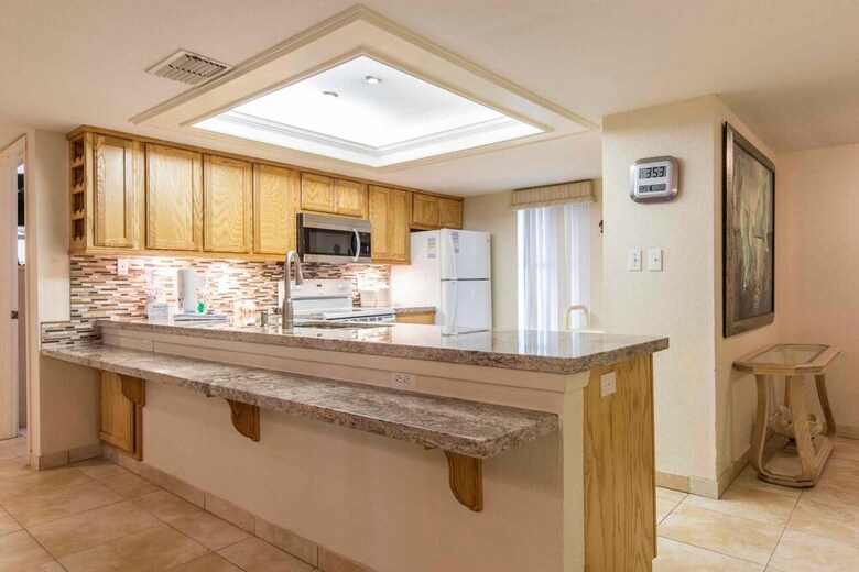 Saida I Condominium 401