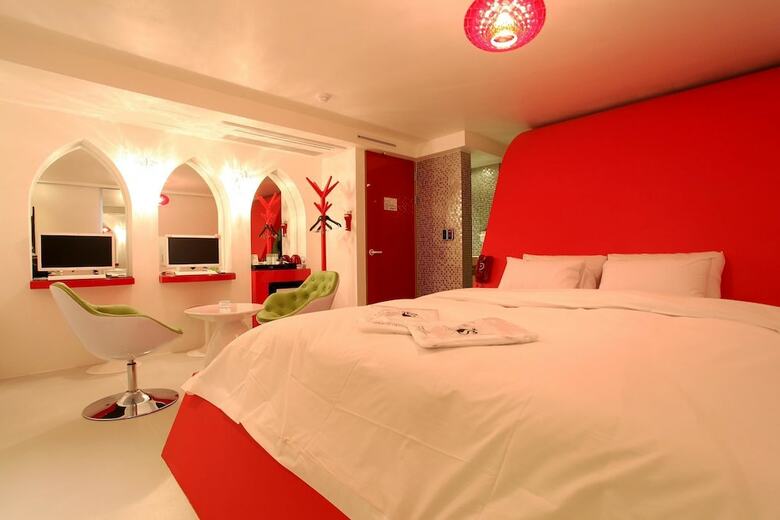 Hwagok Lush Hotel