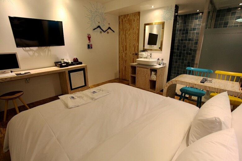 Hwagok Lush Hotel