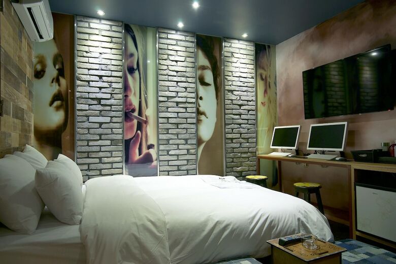 Hwagok Lush Hotel