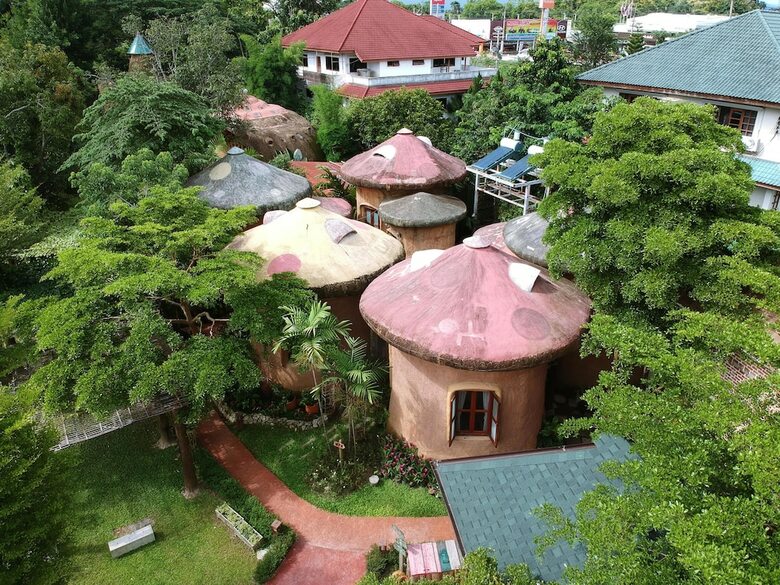 Hotel Leafy Greens Clay House