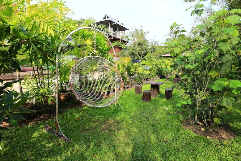 Hotel Leafy Greens Clay House