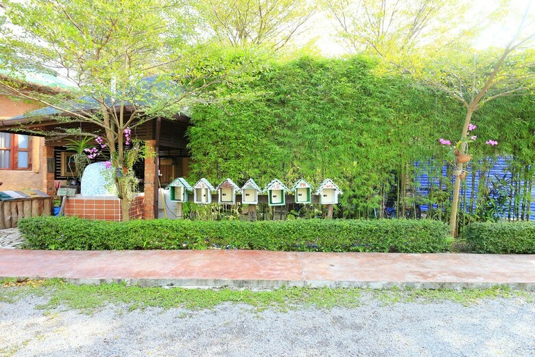 Hotel Leafy Greens Clay House
