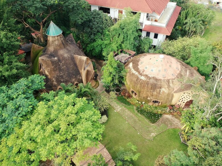 Hotel Leafy Greens Clay House