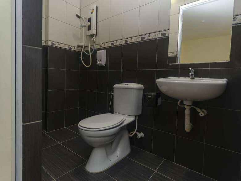 Oyo 653 Green World Hotel