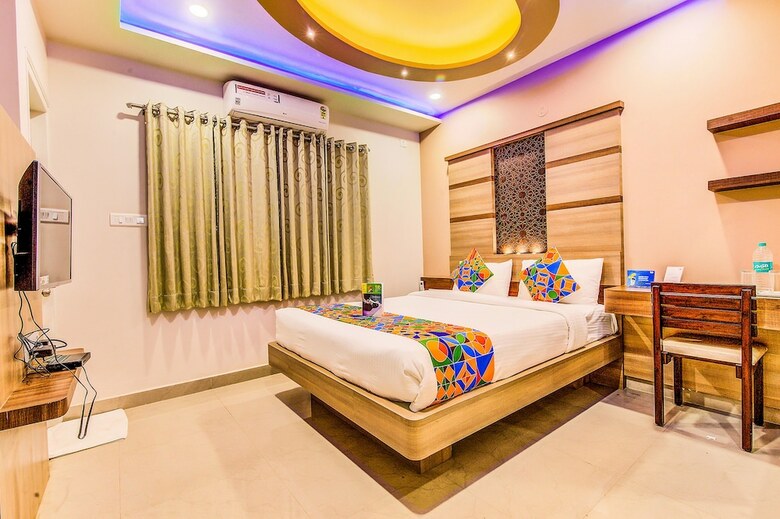 Fabhotel Vipra Enclave