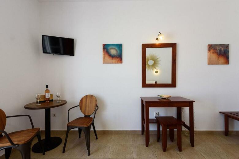 Apartamentos Aigaiou Avra Studios