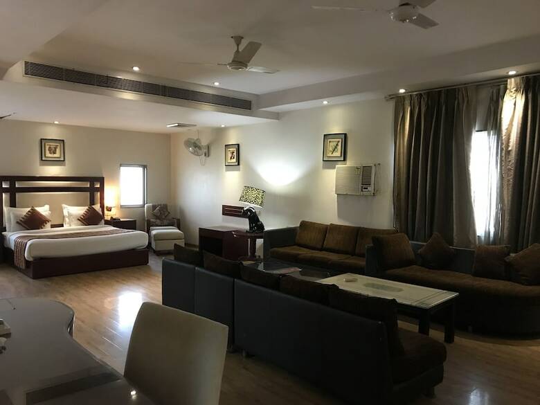 Delite Hotel - Faridabad