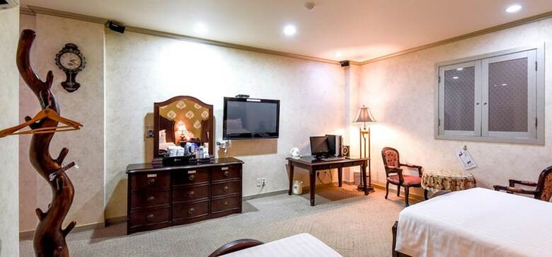 Ed Hotel
