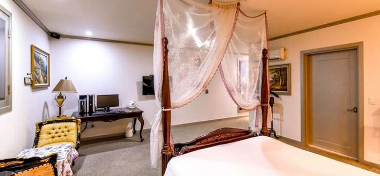 Ed Hotel